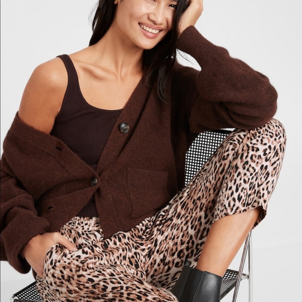 Leopard print crop pants